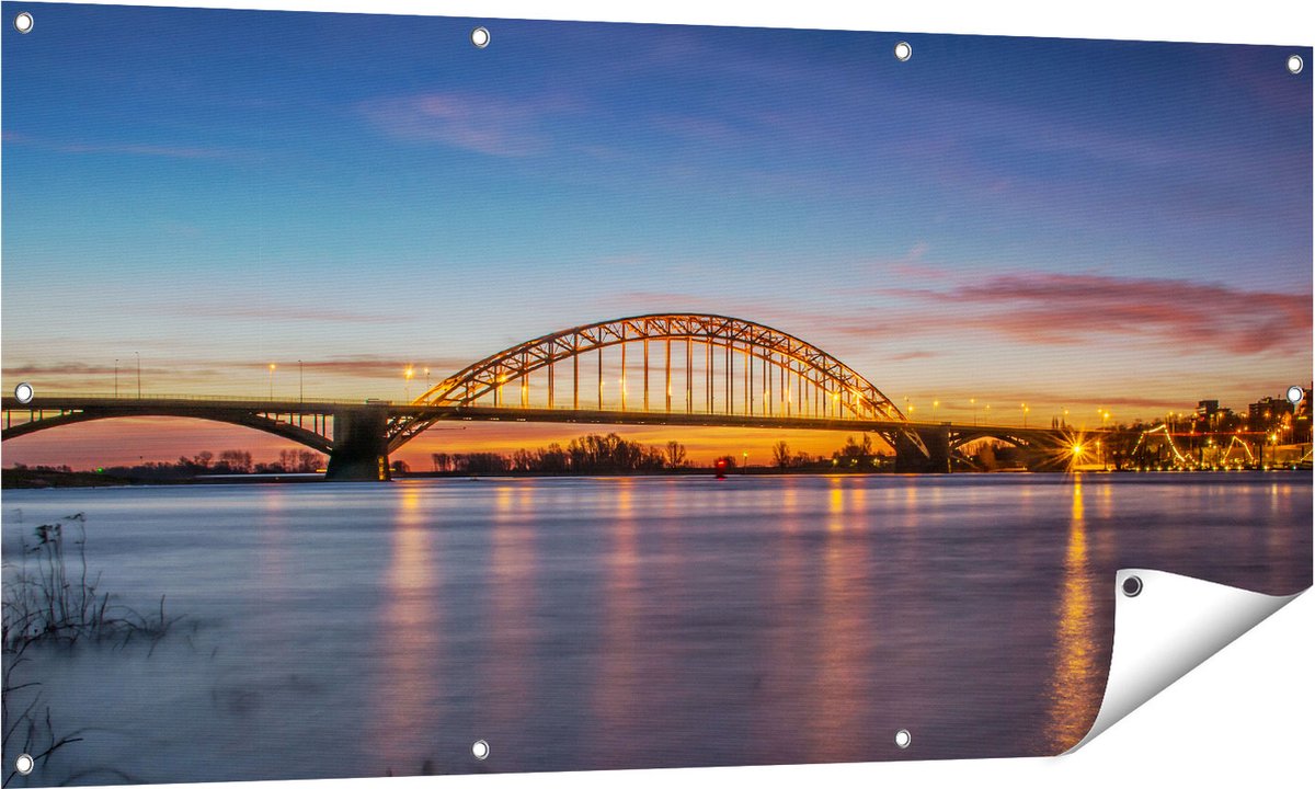 Gards Tuinposter Waalbrug in Nijmegen - 140x70 cm - Tuindoek - Tuindecoratie - Wanddecoratie buiten - Tuinschilderij Multikleur