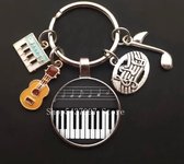 Akyol - Muziek – Sleutelhanger – sleutelhanger muziek -Music sleutelhanger- piano cadeau – muziekspelen – instrument – piano sleutelhanger – muziek cadeau – zilveren