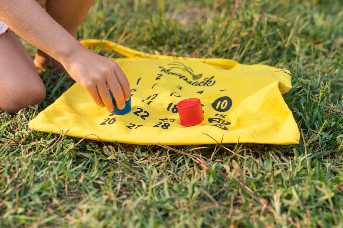 BS Toys – Knapsack Werpspel – Behendigheidsspel voor Buiten – Vanaf 8 jaar - Buitenspeelgoed - Familiespel - Houten speelgoed - Buitenspel — afbeelding 3