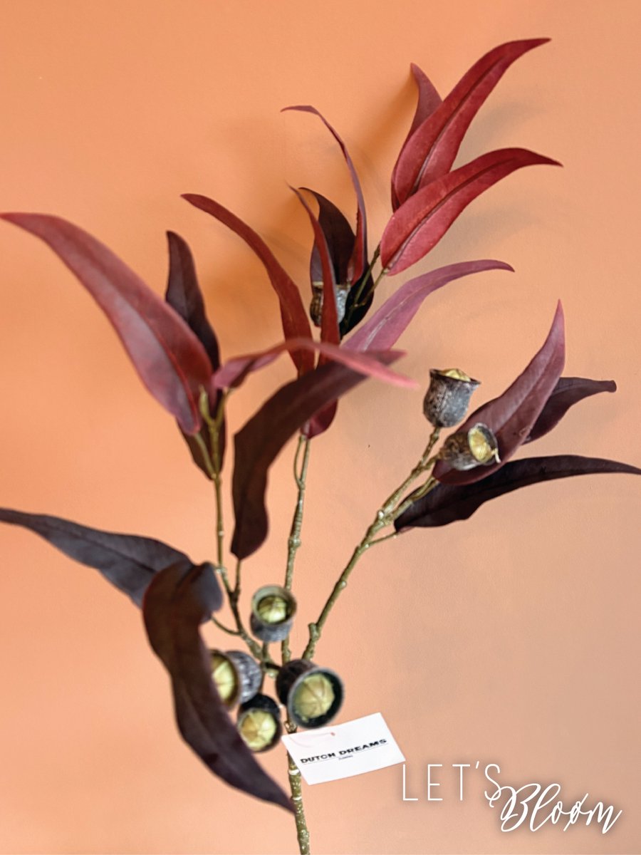 Let's Bloøm | Eucalyptus | Kunsttak | Rood | Met vruchten | Zijdentak | 1, 3 of 5 stuks | Kunstbloem | Zijden bloem| Kerst | Herfst|