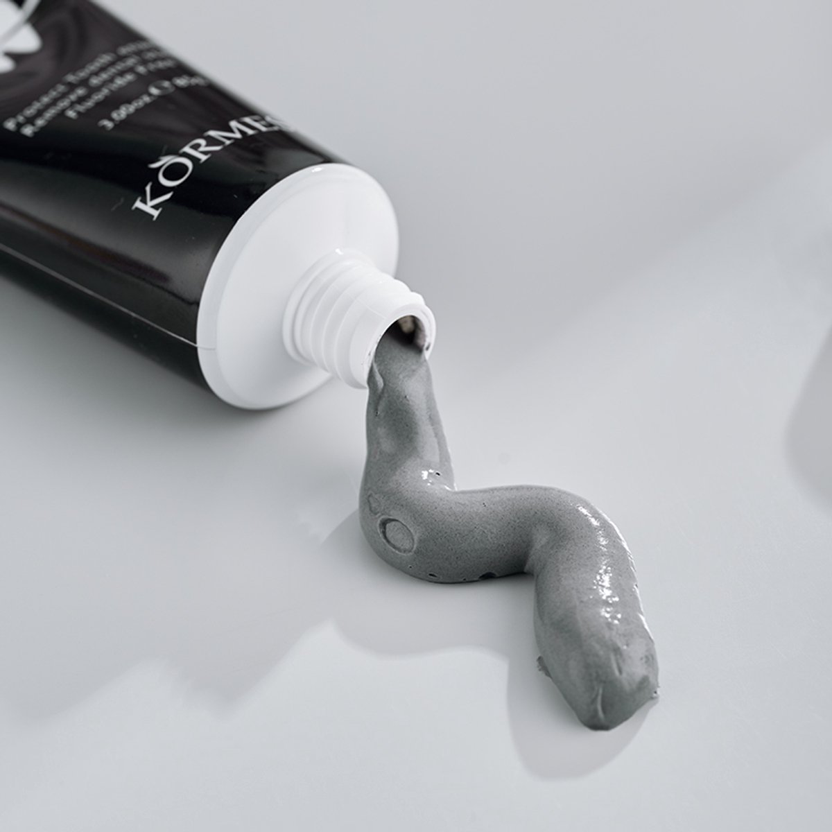 Bamboo Charcoal Mint Tandpasta - Witte Tanden - Houtskool Tand Bleker - Charcoal Toothpaste - Teeth Whitening - Charcaol Tandpasta Whitening - Frisse Adem - Bamboe Tandsteen verwijderaar - Bamboo Tandbleek