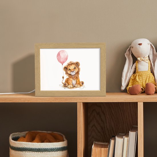 Nachtlampje 20x15 cm - Kinder lampje - Leeuw - Baby dier - Dieren - Roze ballon - Tafellamp kinderkamer - Slaapkamer lamp - Bedlamp kinderen - Kinderlampje stopcontact - Wandlamp babykamer - Nachtlampjes van OnlyWow — afbeelding 3
