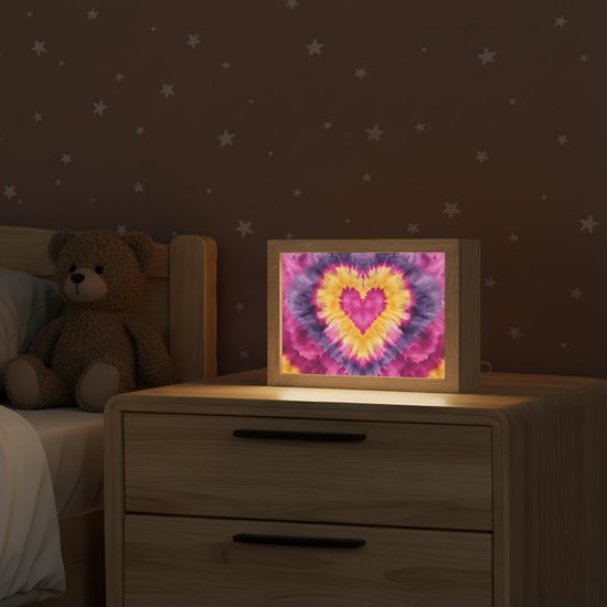 Nachtlampje 20x15 cm - Kinder lamp - Tie dye - Hartvorm - Vlammen - Oranje - Tafellamp kinderkamer - Slaapkamer lamp - Bedlamp kinderen - Kinderlampje stopcontact - Wandlamp babykamer - Nachtlampjes van LumiParts — afbeelding 2