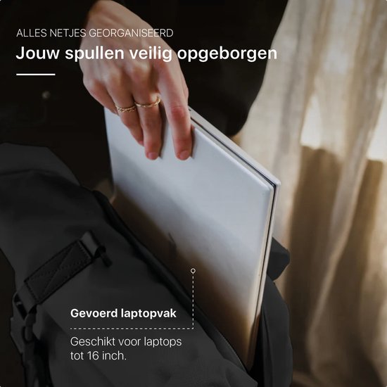 ONYX Sac à Dos Rolltop 25 à 40 L - Avec Compartiment pour Ordinateur Portable - Sac à Dos Réglable - Sac de Voyage - Résistant à l'Eau et Durable - Noir