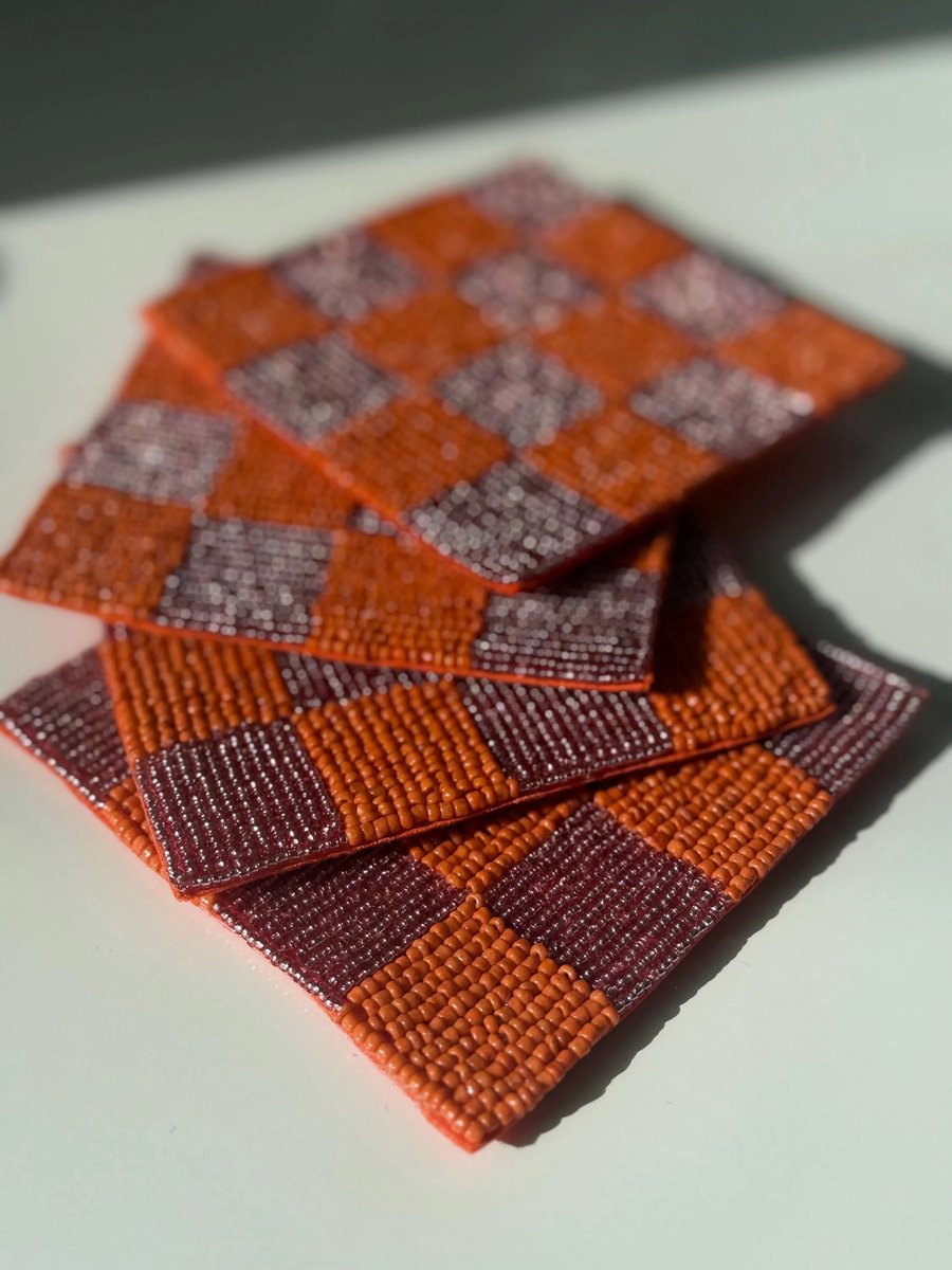 De Coole Tante - Kralen Onderzetters - Set van 4 - Handgemaakt - 10x10 cm - Oranje Checkered