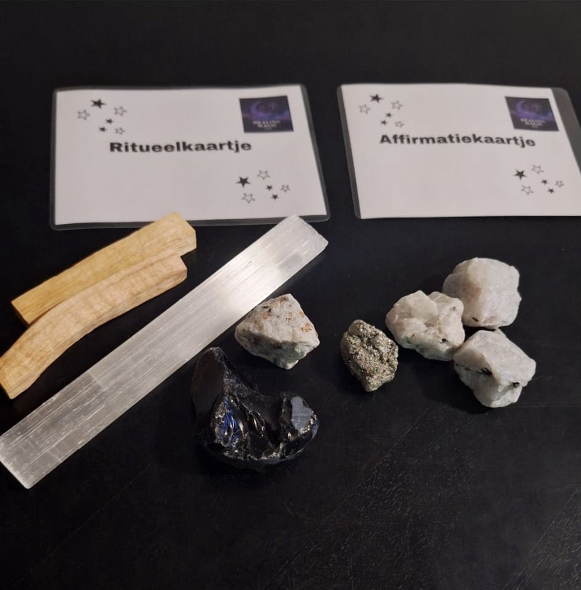 Healing Magic 777 - Edelstenen Full moon box - volle maan - manifesteren - transformatie - Pyriet, Seleniet, Obsidiaan, Regenboog Maansteen, Spinel in matrix - intuitie