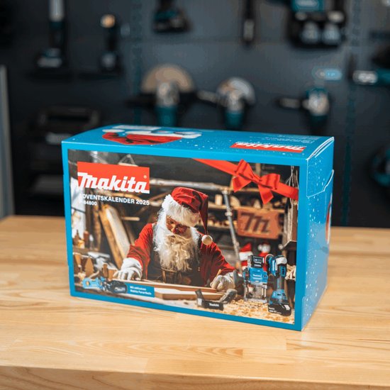 Makita adventskalender 2025 met afbeelding van de Kerstman aan het werk in zijn werkplaats, met een boormachine en frees.