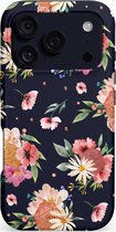 Donkerblauwe telefoonhoes met een roze en witte bloemenprint en gouden dobbelstenen.