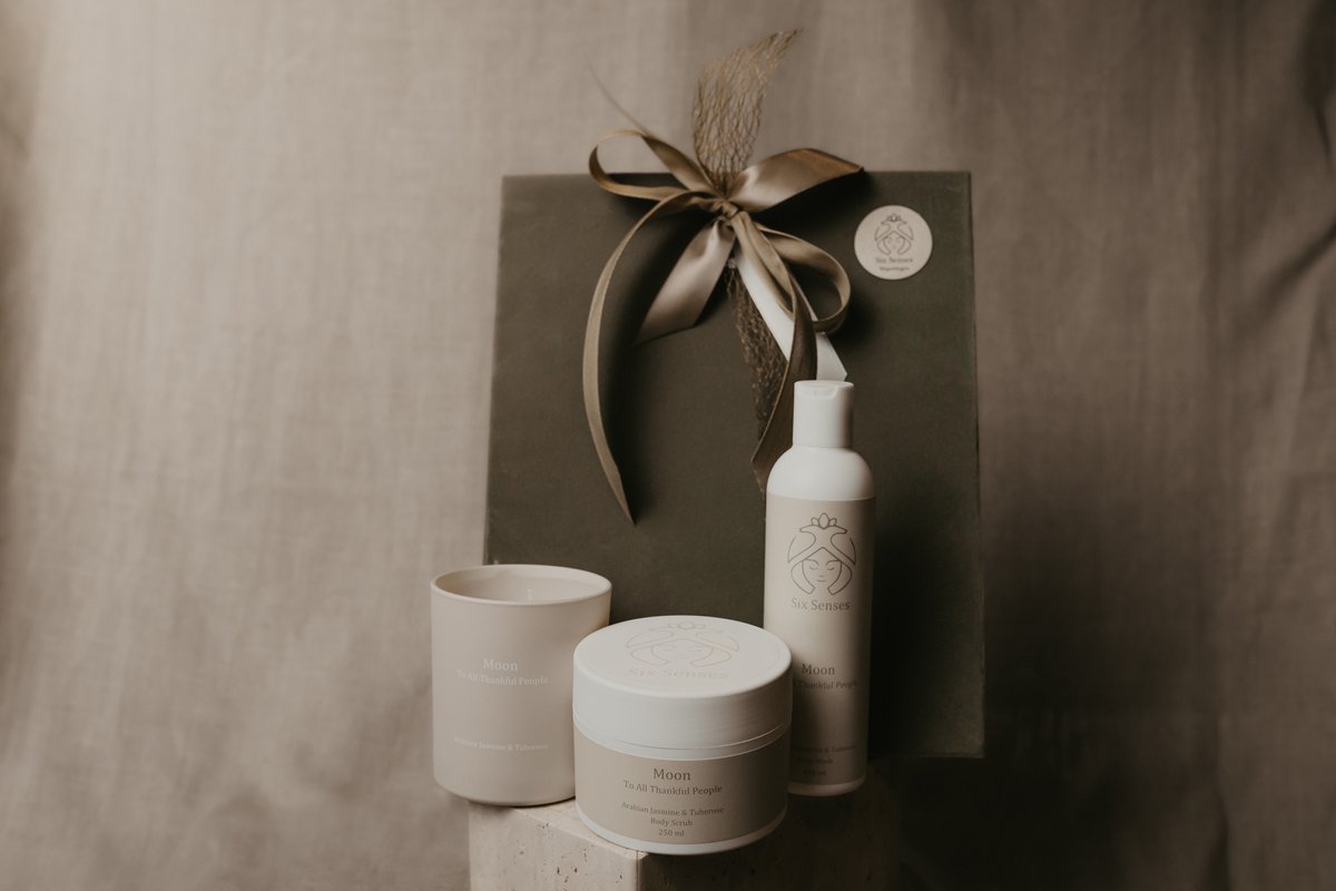 Six Senses - Luxury Gift-set Moon - Liefdevol cadeau - Bodywash & bodylotion & geurkaars - Handgemaakt in Nederland