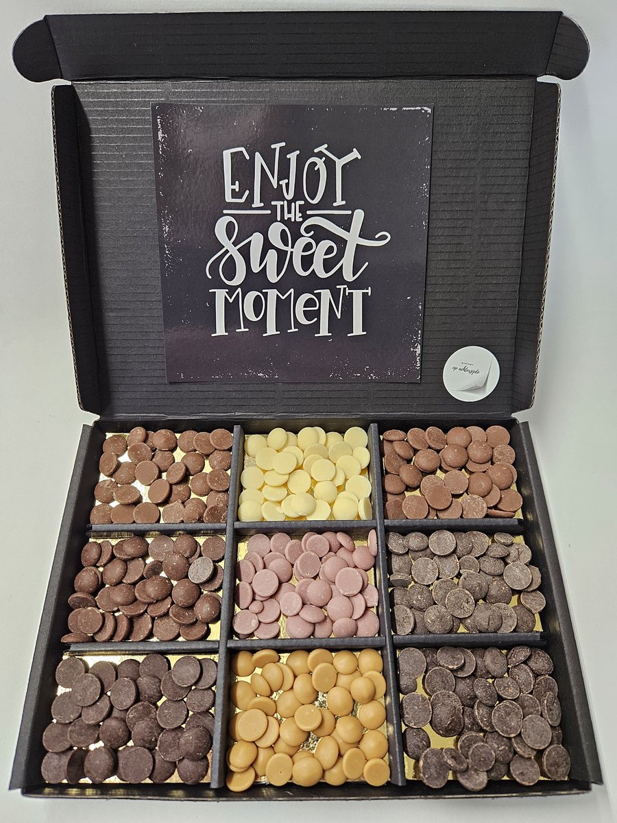 Belgische Chocolade Callets Proeverij Box – 9 Luxe Smaken om te Smelten! | Wenskaart 'Enjoy the sweet moment | Chocolade brievenbus cadeau