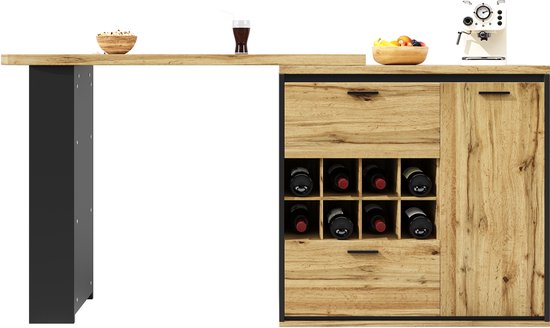 Uitschuifbare eettafel met houten blad en zwarte poot, bijpassend meubel met wijnvakken, lades en kastdeur.