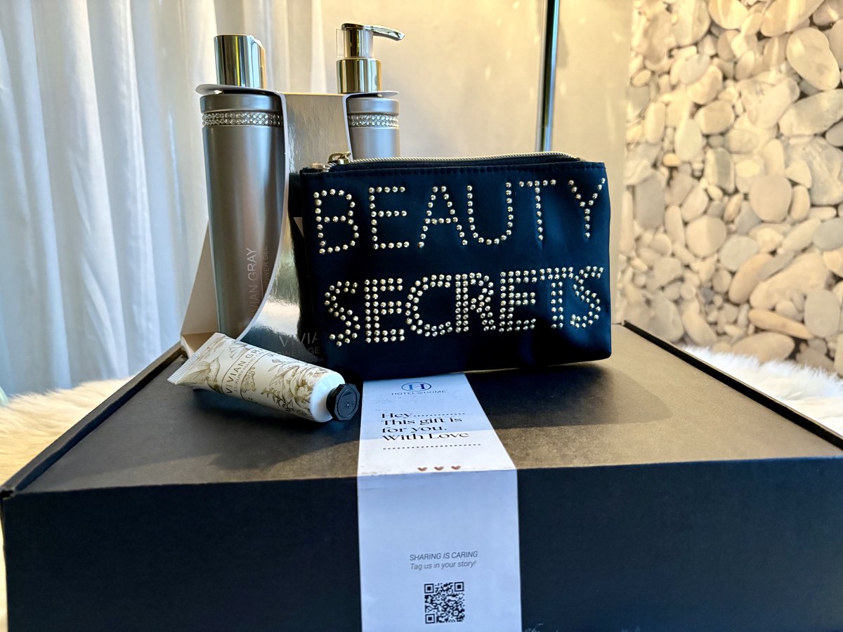 Beauty Secret Cadeauset – Beauty Bag met Gouden Opdruk + Vivian Grey Gold Body Lotion, Douchegel en Handcrème - ideaal geschenk voor verjaardag of moederdag!