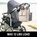 Kinderwagen met tassenhaken met bloemenprint, die tassen vasthouden. Tekst: 'Max 12 Lbs Load'.
