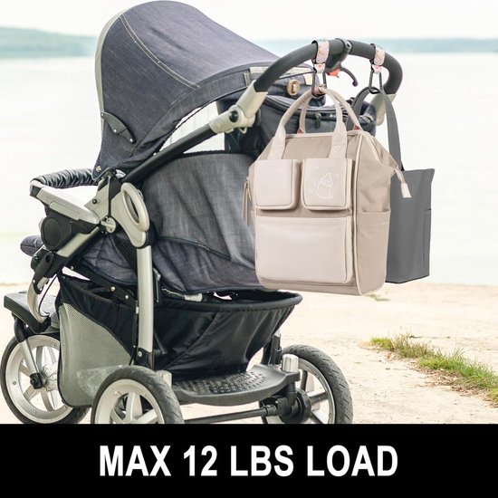 Kinderwagen met tassenhaken met bloemenprint, die tassen vasthouden. Tekst: 'Max 12 Lbs Load'.