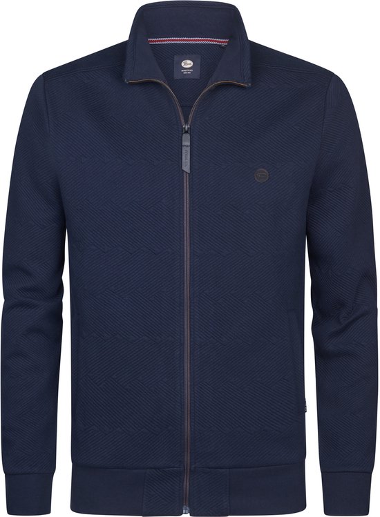 Donkerblauw vest met rits, hoge kraag en ruitpatroon. Het vest heeft een label in de nek.