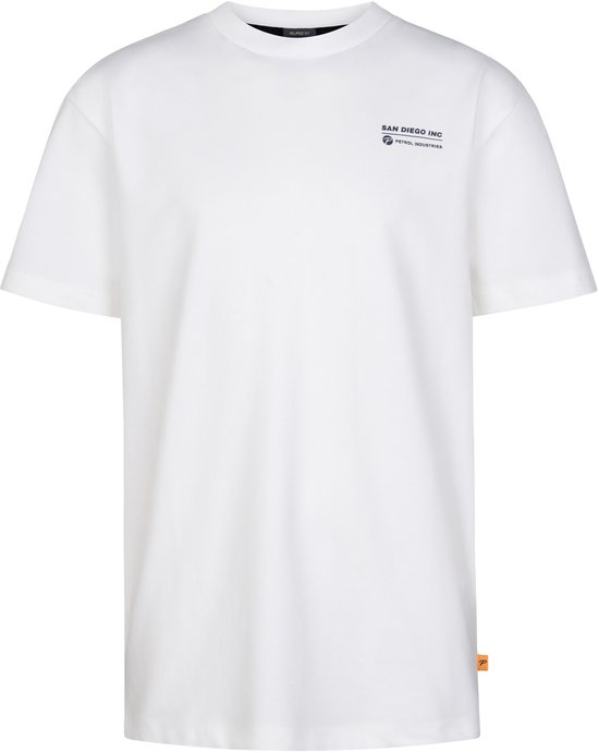 Wit T-shirt met 'SAN DIEGO INC PETROL INDUSTRIES' op de linkerborst en een oranje label op de zoom.