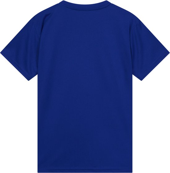 Achterkant van een effen blauw Chelsea FC kinder voetbalshirt met witte schouderstrepen.