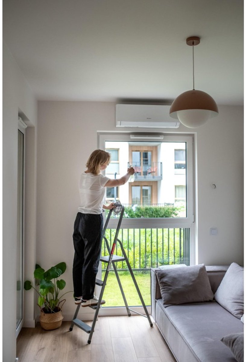 Baulich Opvouwbare huishoudtrap - Stalen vouwladder met 4 antislip treden en platform, draagvermogen 125 kg, werkhoogte 275 cm, stabiel met geprofileerde voeten – foto 6