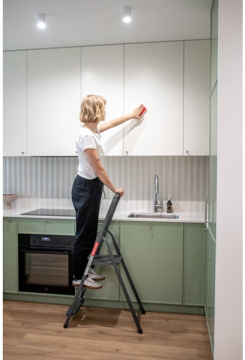 Baulich Opvouwbare huishoudtrap - Stalen vouwladder met 3 antislip treden en platform, draagvermogen 125 kg, werkhoogte 257 cm, stabiel met geprofileerde voeten – foto 6