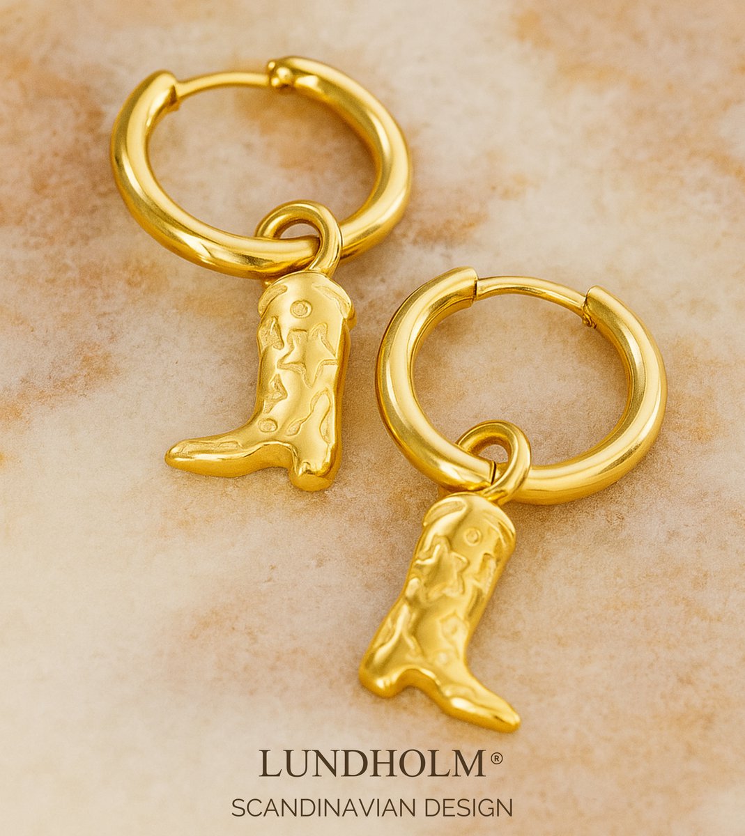 Lundholm Oorringen Dames Goudkleurig Cowboy Boots – Premium Stainless Steel Jewellery – Oorbellen Cowboylaarzen Laarzen Hangers my Scarlett serie (1.3 x 2.5 cm) – Cadeautje – Luxe Geschenkverpakking