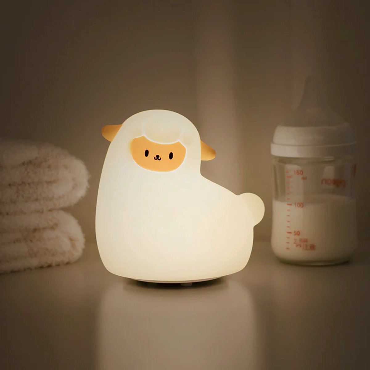 Heppie® Alpaca Lamp - Nachtlampje voor Kinderen & Baby - Siliconen - Lampje Slaapkamer - Knijplampje - Touch lamp - Kraamcadeau - Babyshower - Bang - Donker - Stressbal - Baby Cadeau - Melamine & BPA-vrij - Geboorte Cadeau - Lampje - Schaap - Lama – foto 8