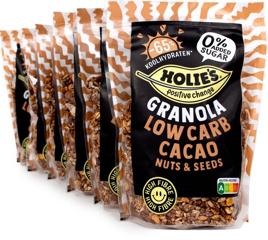 Rij van 7 Holie's Granola Low Carb Cacao verpakkingen. Voorste verpakking met opdruk "0% added sugar".