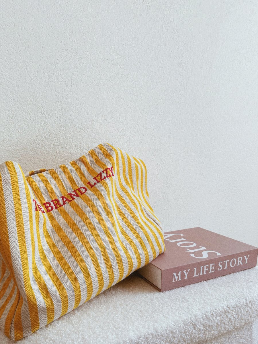 The brand Lizzy shopper tas geel