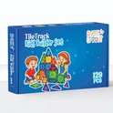 Verpakking van de TileTrack Kids Builder Set van Sweet Sprout, met 129 onderdelen en illustraties van kinderen die bouwen.