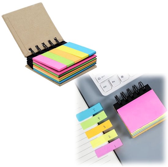 Stapel kleine, gekleurde notitieblokjes met spiraalbinding. Blauwe, groene, oranje, roze en gele notities.