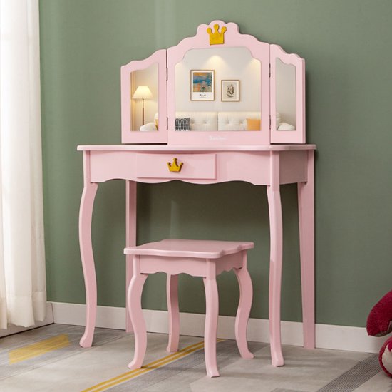 Roze kaptafel met spiegel en krukje. De kaptafel heeft een gouden kroontje.