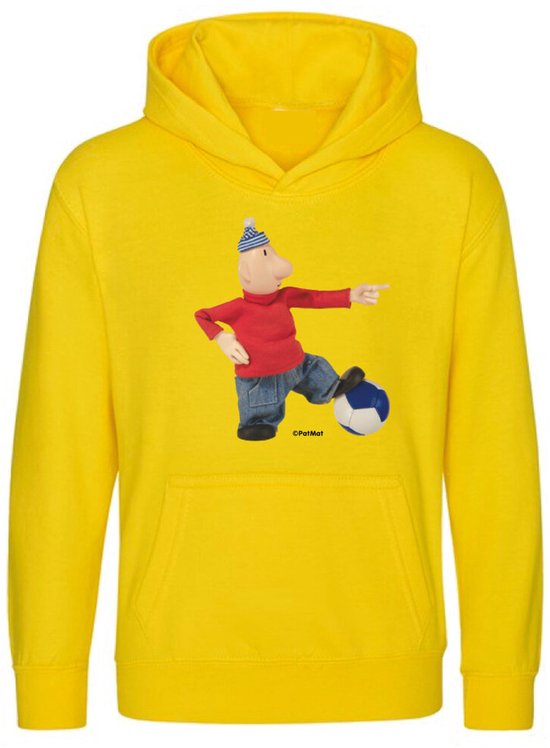 Gele hoodie met opdruk van Buurman & Buurman met een voetbal. Jan is rood shirt, blauw broek en gestreepte muts.