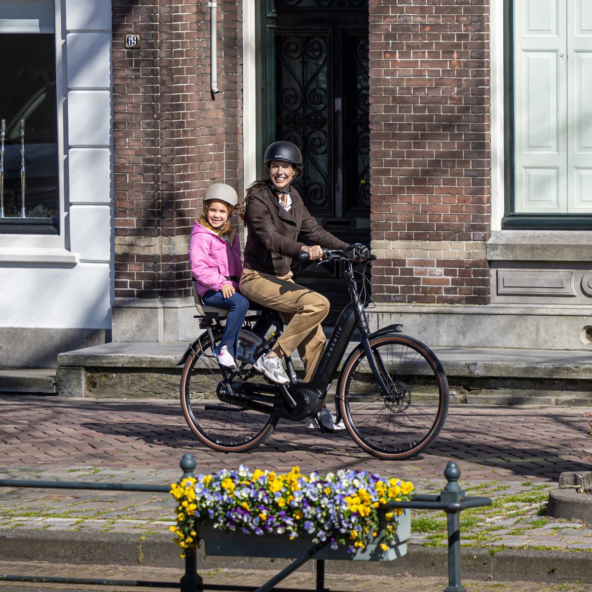 Qibbel Junior 6+ Fietsstoeltje Achter Bagagedrager bevestiging - QuickConnect - Fietszitje – Sage Green - inclusief voetbeschermingsplaten en voetsteunen thumbnail 6