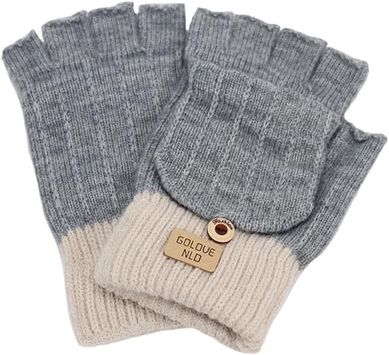 Grijze en beige gebreide vingerloze handschoenen met omslagflap en "GOLOVE NLD" label.