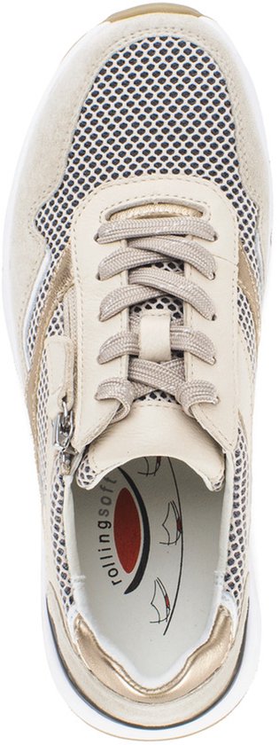 Crème leren sneaker met beige suède, mesh, gouden accenten en ritssluiting.