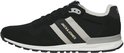 Zwarte Jack & Jones sneaker met grijze strepen en "Jack & Jones" logo, op witte achtergrond.