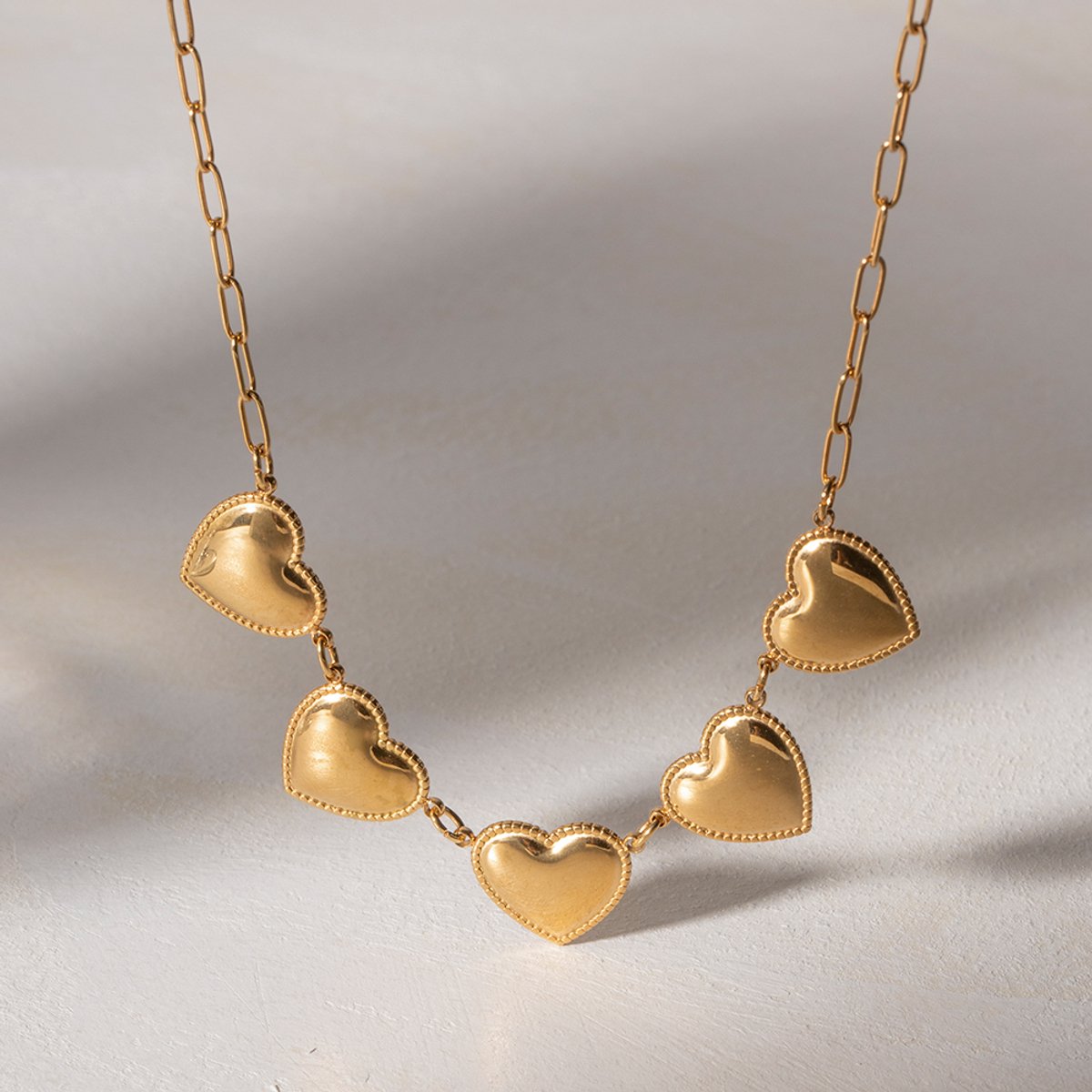 LOUIZ Hartjes Ketting Goud Bedels - Dames ketting hartjes - Stainless Steel 18 K verguld - Hypoallergeen en nikkelvrij