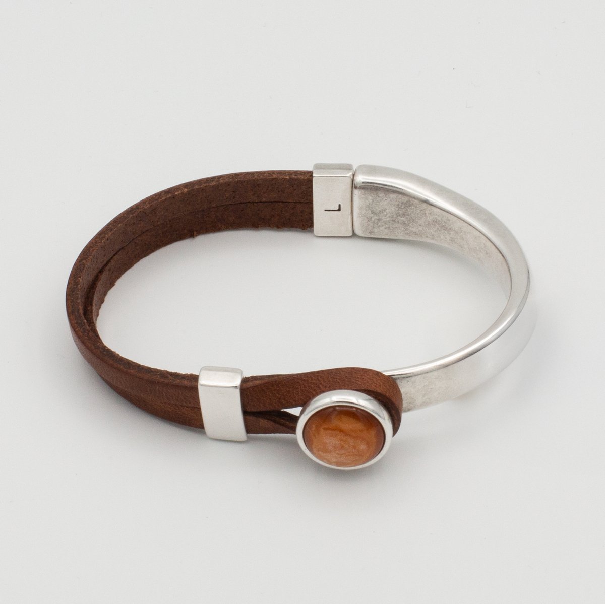 Qoss Armband Gwen Maat M – Handgemaakt Buffelleer met 12 mm Cabochon | Magneetsluiting | Nikkelvrij | Canyon