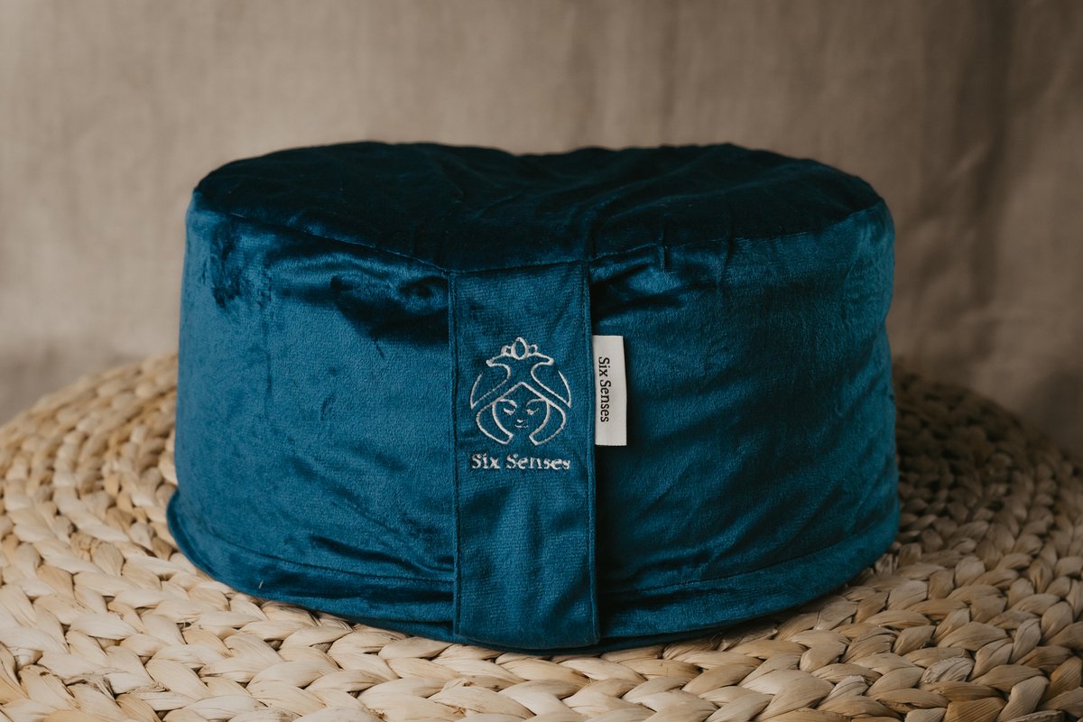 Six Senses - Meditatiekussen - Meditatiepoef - Blauw- Fluweelzacht met boekweit kaf - Met hoes