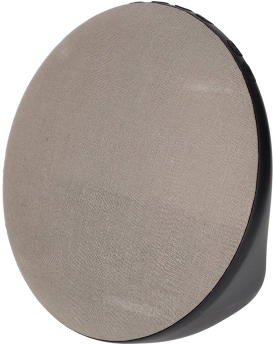 Grijze, ovale speaker met stof aan de voorkant en een zwart frame.