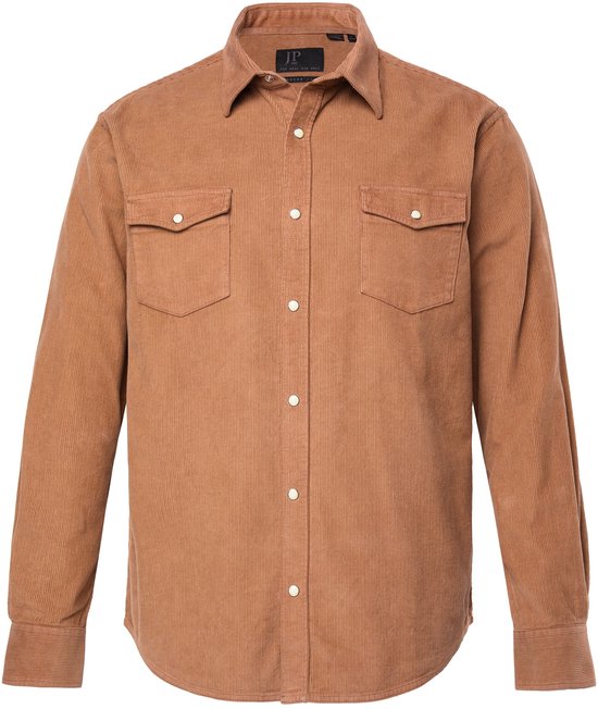 Bruin corduroy overhemd met lange mouwen, kentkraag, twee borstzakken en knoopsluiting.