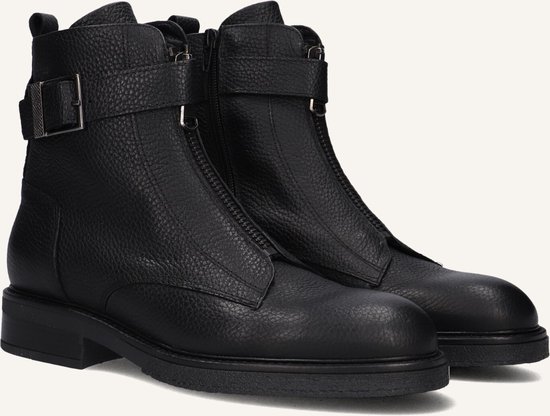 Bottines noires en cuir avec zip avant et boucle latérale.