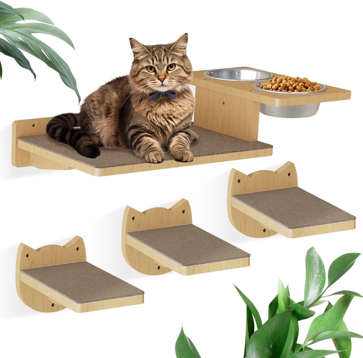 Een katten klimmuur met 3 houten plankjes en 1 eet plateau
