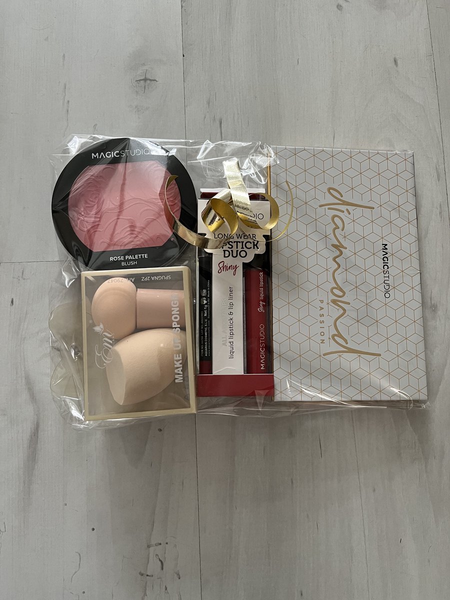 Complete Luxe Make-up Geschenkset – make up sponsjes- Lipstickset- oogschaduw pallet- blush- perfecte blush– Perfect Cadeau voor Haar, Verjaardag, Moederdag- giftset dames- dames cadeauset- beauty giftset- eyeshadow