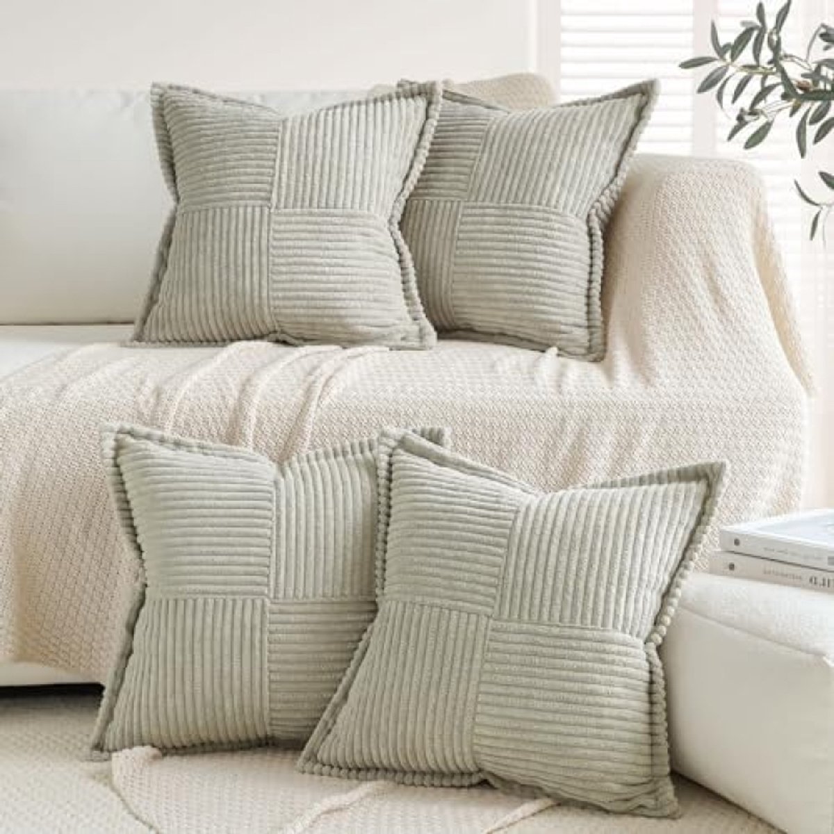 PromoHome Zachte corduroy kussenslopen - 4 Stuks Gestreept Design - 45x45 cm - Lichtgrijs