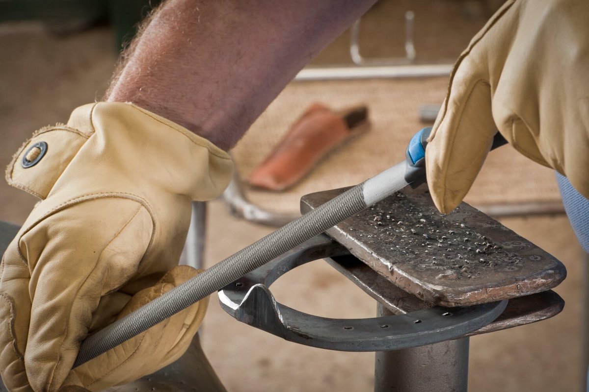 Halfronde Werkplaatsvijl 200 mm met Ergonomische Handgreep - Perfect voor Bewerken en Afwerken