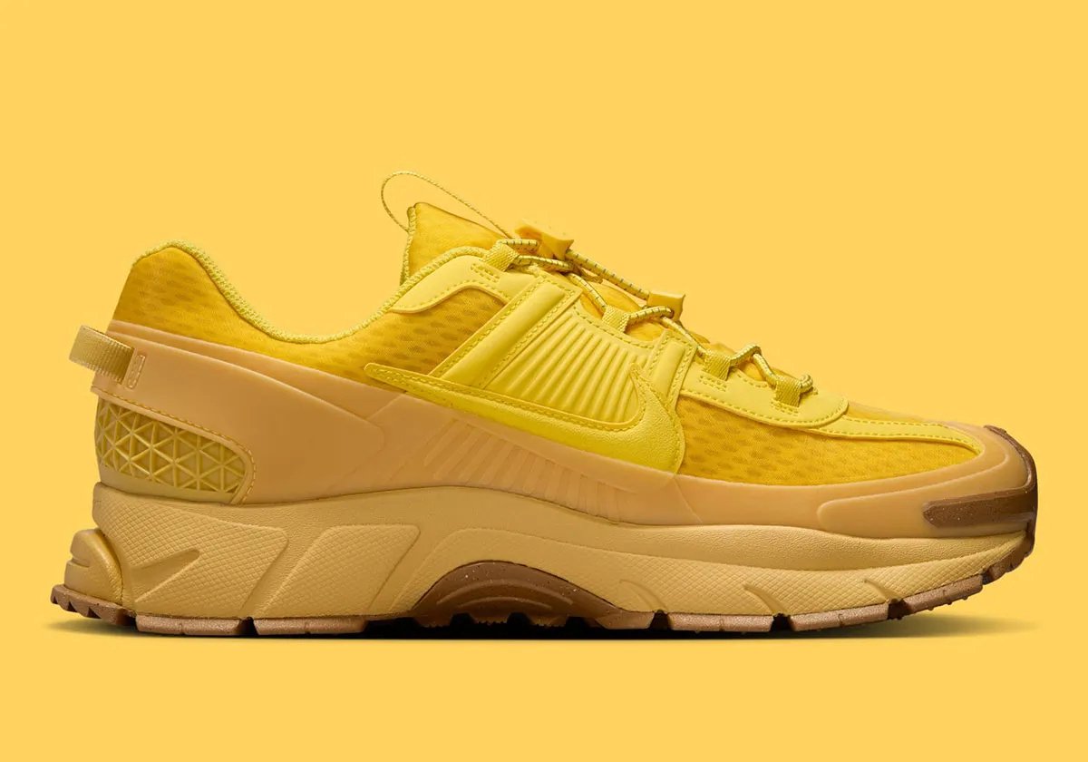Nike Zoom Vomero 5 Roam Geel
