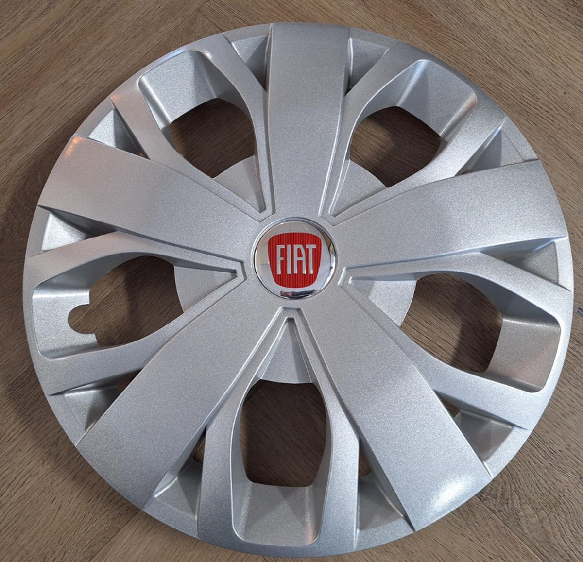 Wieldoppen Geschikt voor Fiat Ducato 16 inch Nieuw model vanaf 2015 (set van 4 stuks) geen MAXI Chassis !