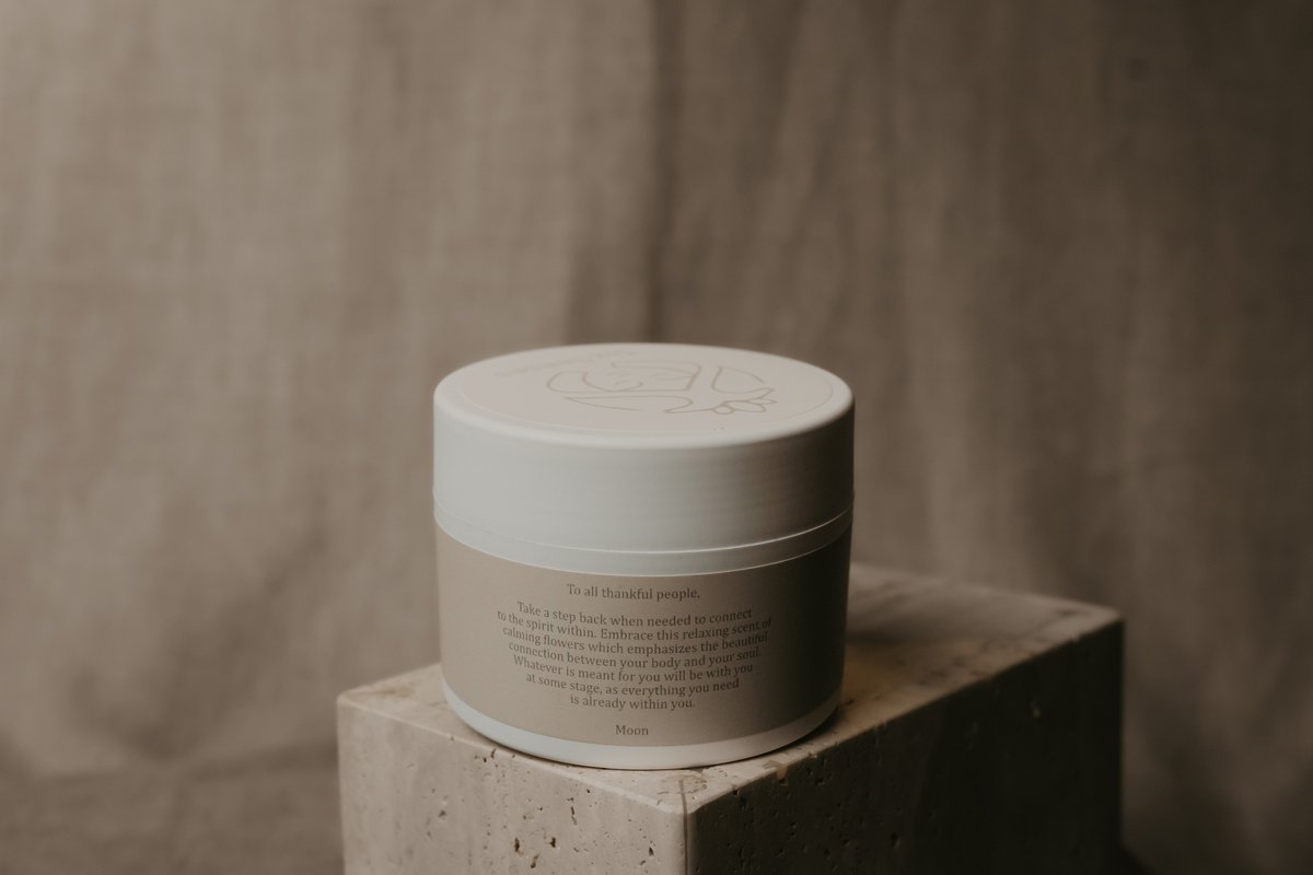Six Senses - Body Scrub Moon - Liefdevol cadeau - Scrub - Handgemaakt in Nederland