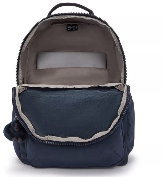 Sac à dos Kipling bleu foncé, ouvert, avec compartiment pour ordinateur portable et poche avant bleue.