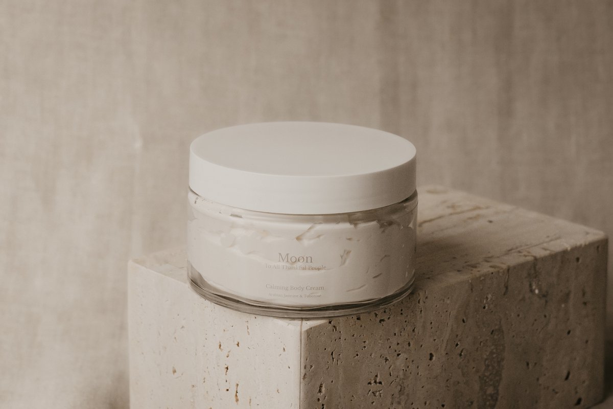 Six Senses - Body Cream Moon - Liefdevol cadeau - Hydraterende bodycrème - Handgemaakt in Nederland